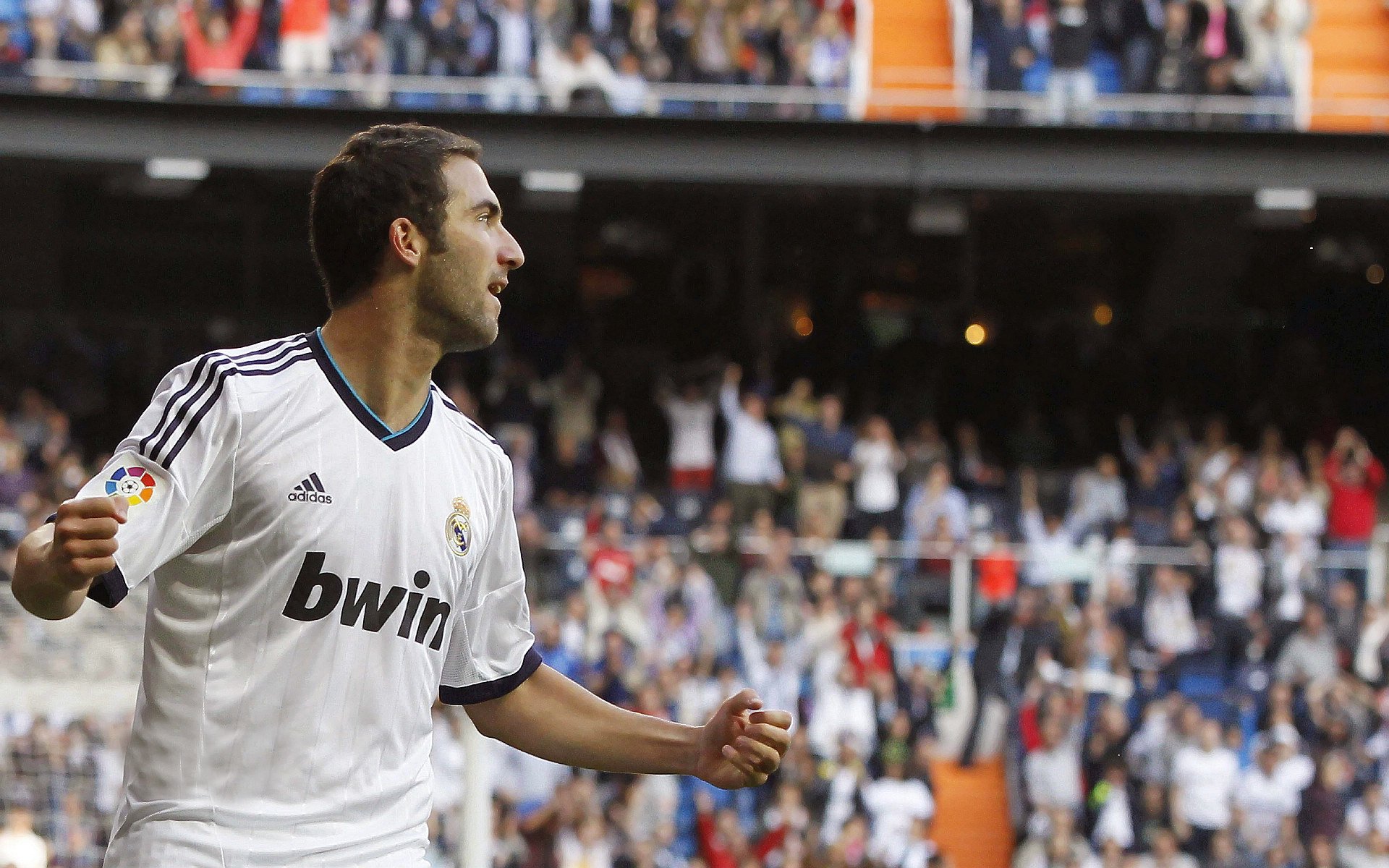 开云体育中国-德甲争冠夜，戈贝尔打出生涯之夜，当篮球与足球在命运回响中相遇